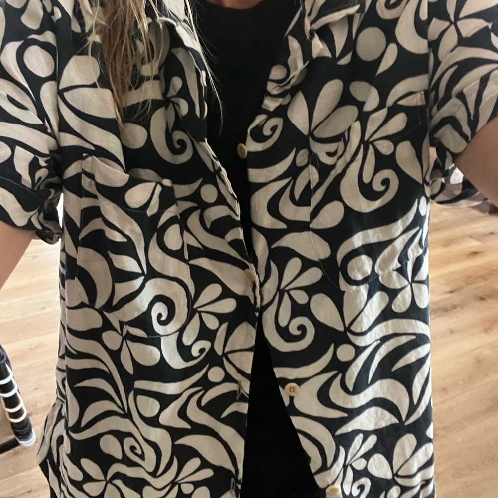 Outerknown Surf Style Patterned Button-Up Shirt O… - image 3